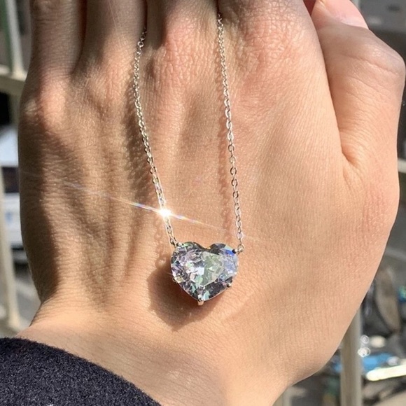 12ct Solitaire Heart Necklace - Picture 4 of 16